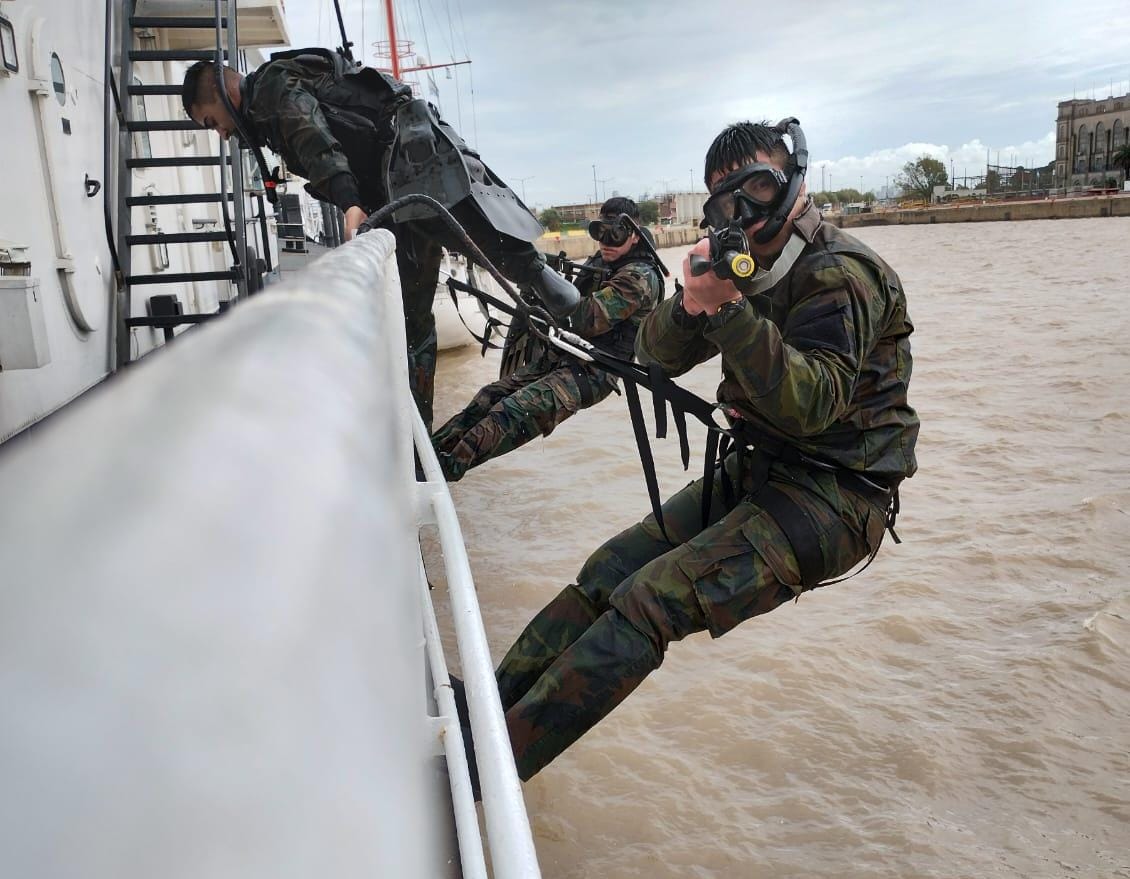 Fotografías: cortesía de la Agrupación Fuerzas Especiales Albatros – Prefectura Naval Argentina.
