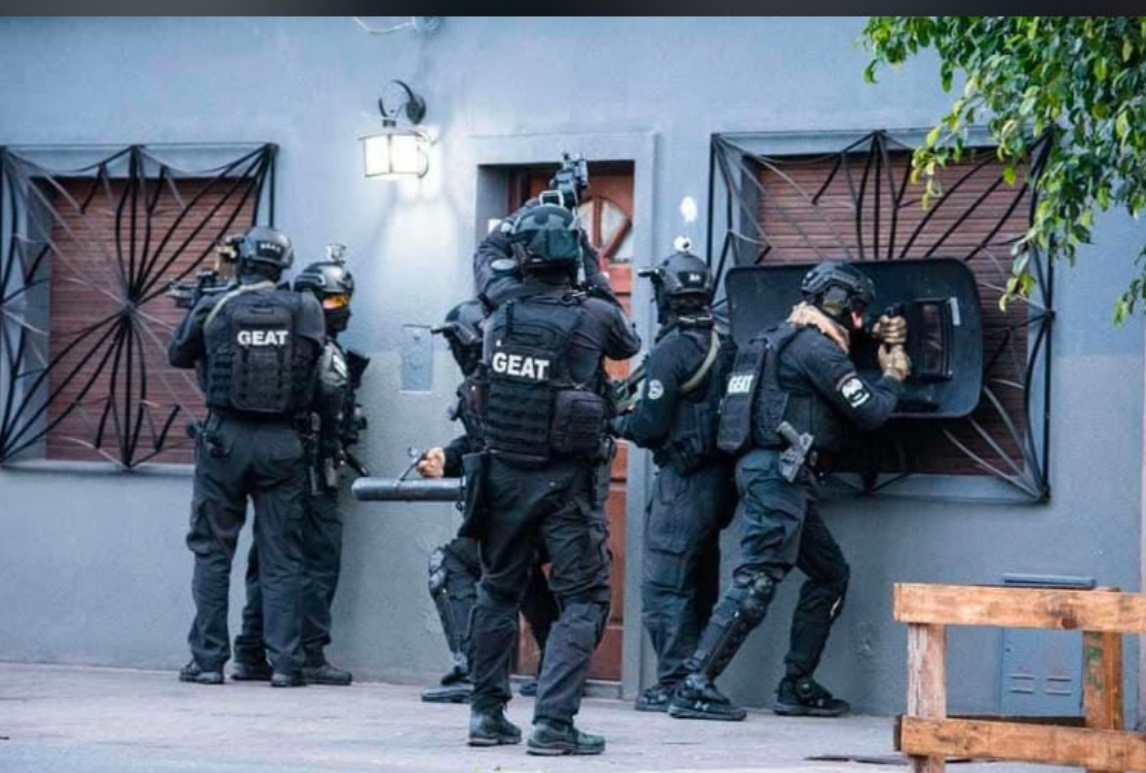GRUPO ESPECIAL DE ASALTO TÁCTICO (GEAT)