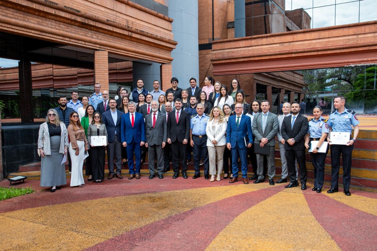 CTT DE AMERIPOL FORTALECE LA COOPERACIÓN REGIONAL CONTRA LA TRATA DE PERSONAS EN SEMINARIO INTERNACIONAL EN PARAGUAY