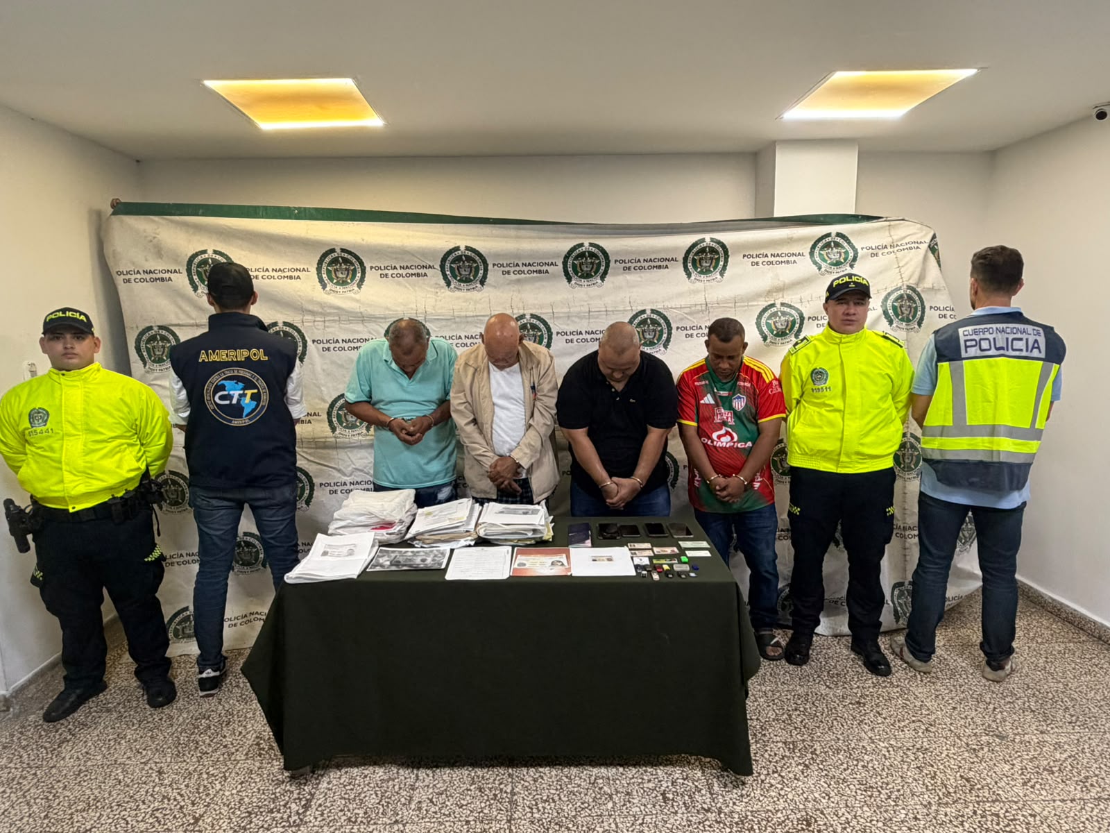 Operación Apócrifo: cooperación internacional contra el fraude documental y el tráfico de migrantes